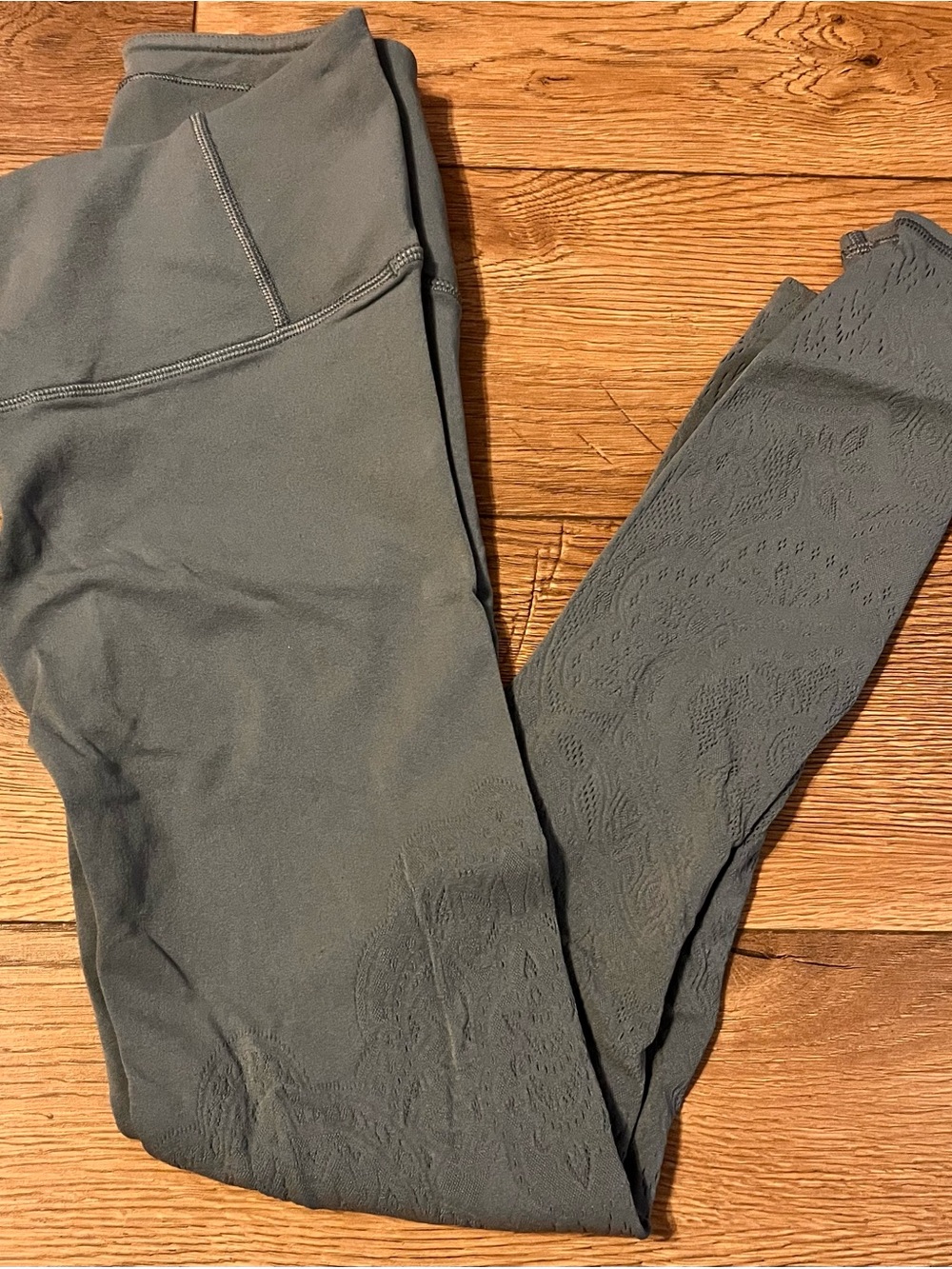 Lululemon Charcoal Gray Textured Leggings